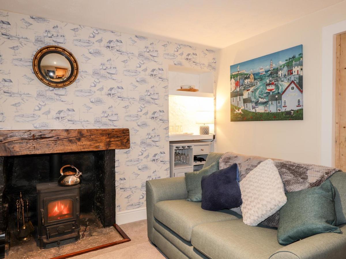 Griffin Cottage ネアン エクステリア 写真